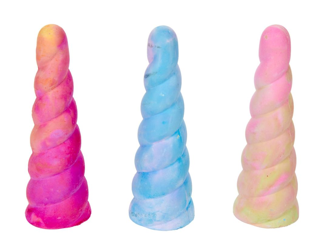 Crayola® 3 Washable Sidewalk Chalk - Unicorn Rainbow Contents.
