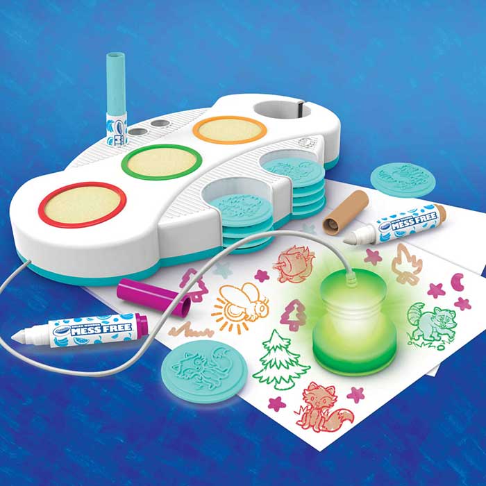 Color Wonder Mess Free Light-Up Stamper contents with stamper lit up.